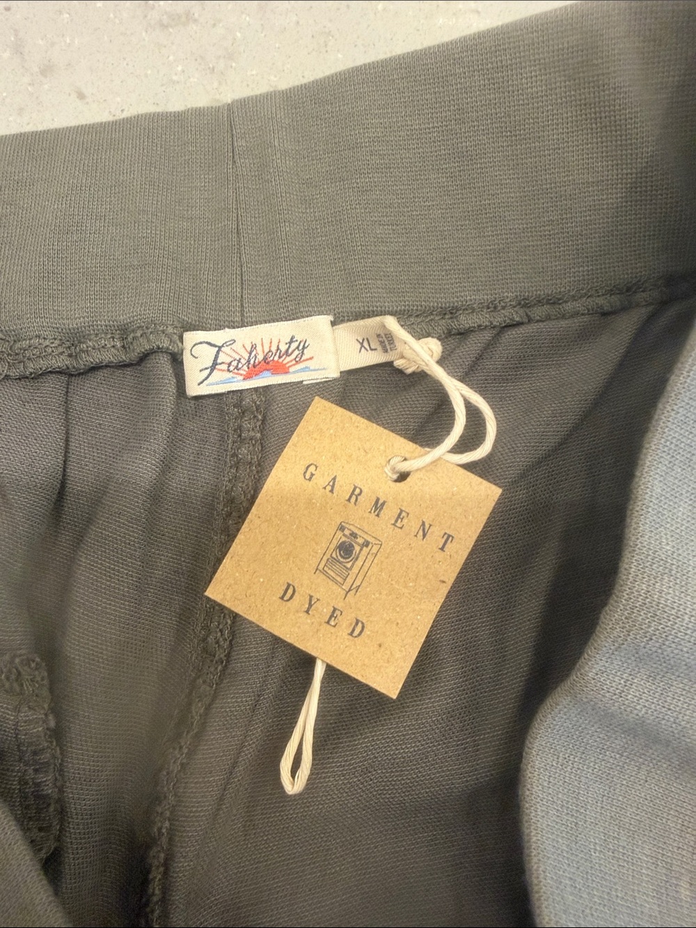 Faherty Olive Relaxed linen / cotton Joggers - Picture 4 of 12